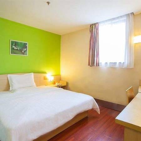 7Days Inn Zhu Hai Gong Bei Tunnel Portal Джухай Екстериор снимка