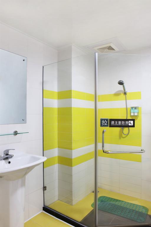 7Days Inn Zhu Hai Gong Bei Tunnel Portal Джухай Екстериор снимка